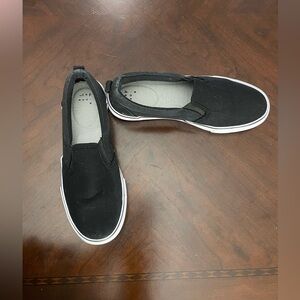 A anew Day Women 's Black Slip-On Sneakers size 7